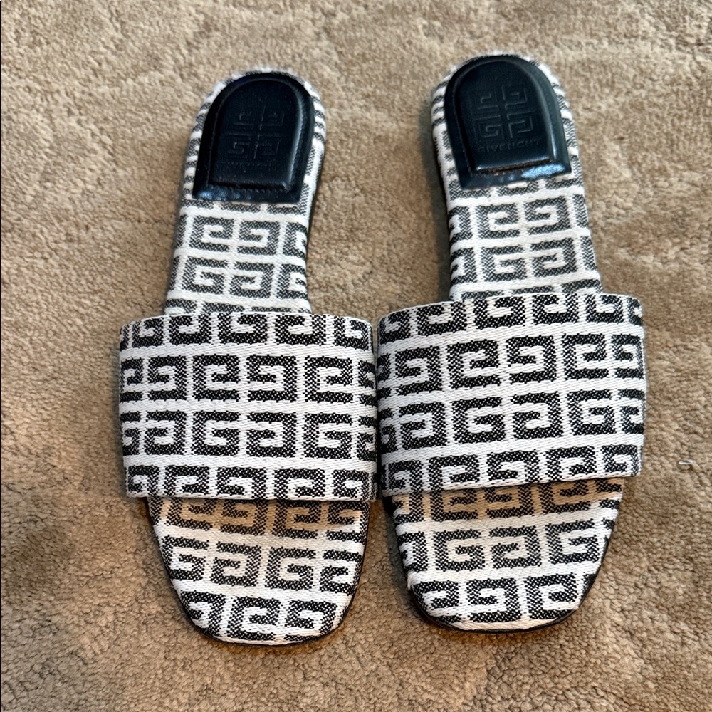 Givenchy Monochrome Patterned Slide Sandals